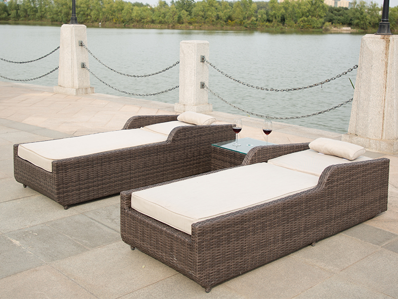 rattan daybed