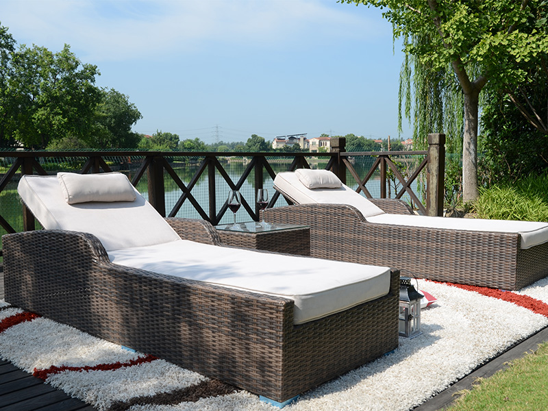 outdoor wicker lounge bed