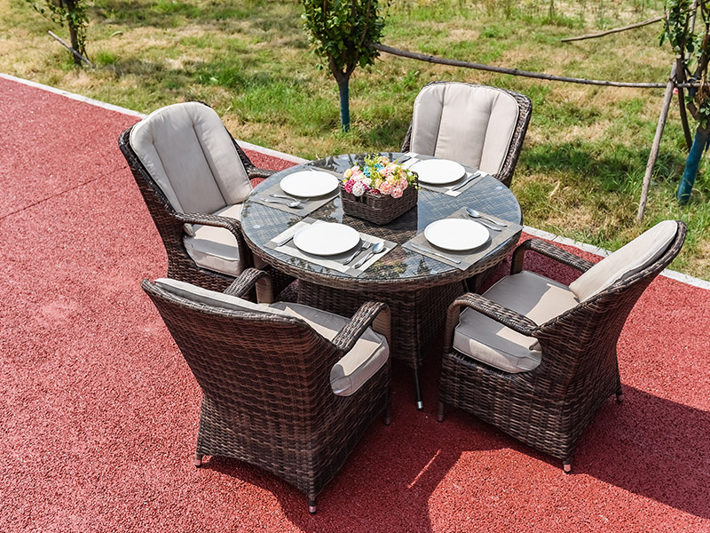 garden dining table