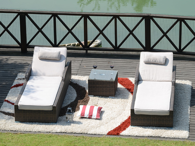 rattan lounge bed
